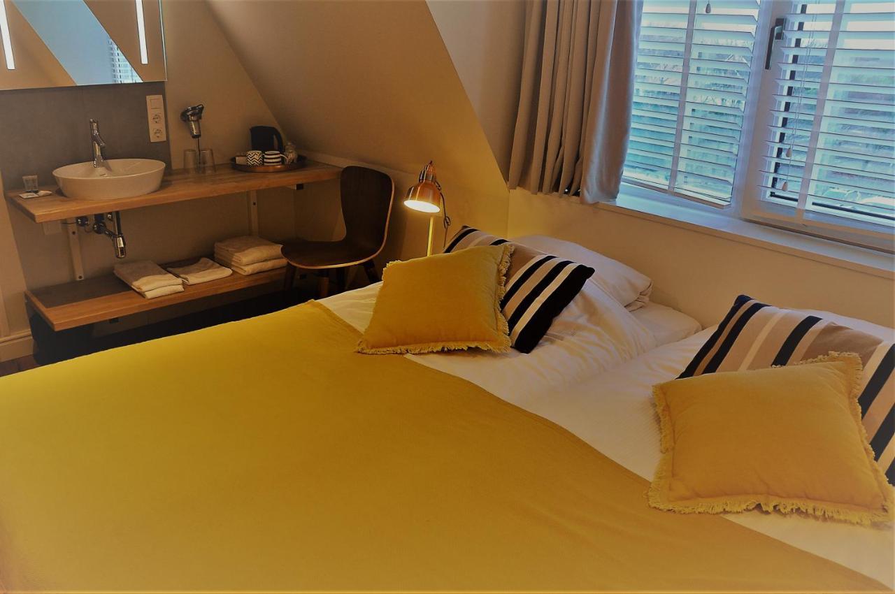Hotel Sanders De Paauw Sluis Exterior photo